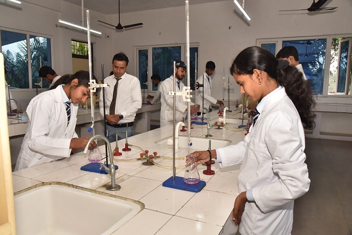 Pharmaceutical Analysis Lab